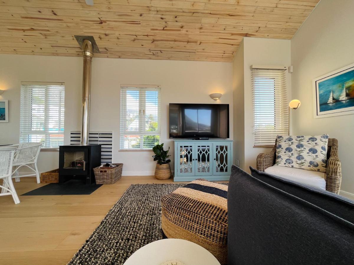 Moonshine - Two Bedroom House With Inverter كيب تاون المظهر الخارجي الصورة